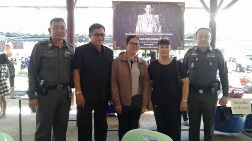 ร่วมพิธีบำเพ็ญกุศลถวายภัตตาหารเพลเพื่อถวายเป็นพระราชกุศลพระบาทสมเด็จพระปรมินทรมหาภูมิพลอดุลยเดช